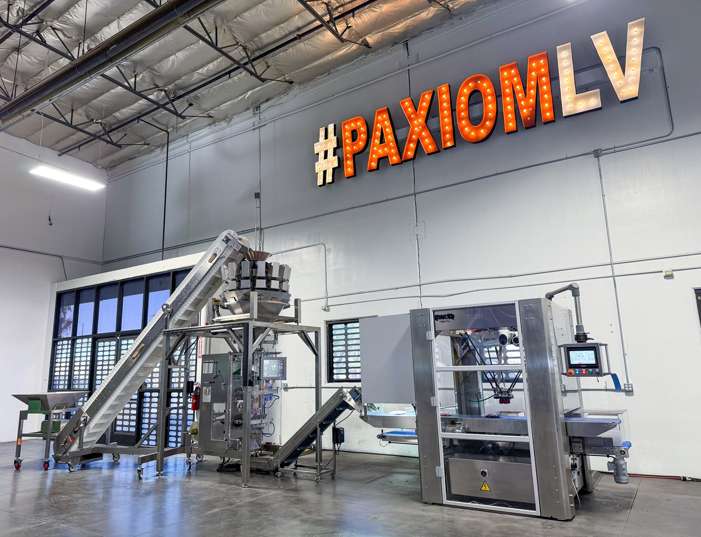 Vertical Bagger System Primo Combi Conveyance Case Packer