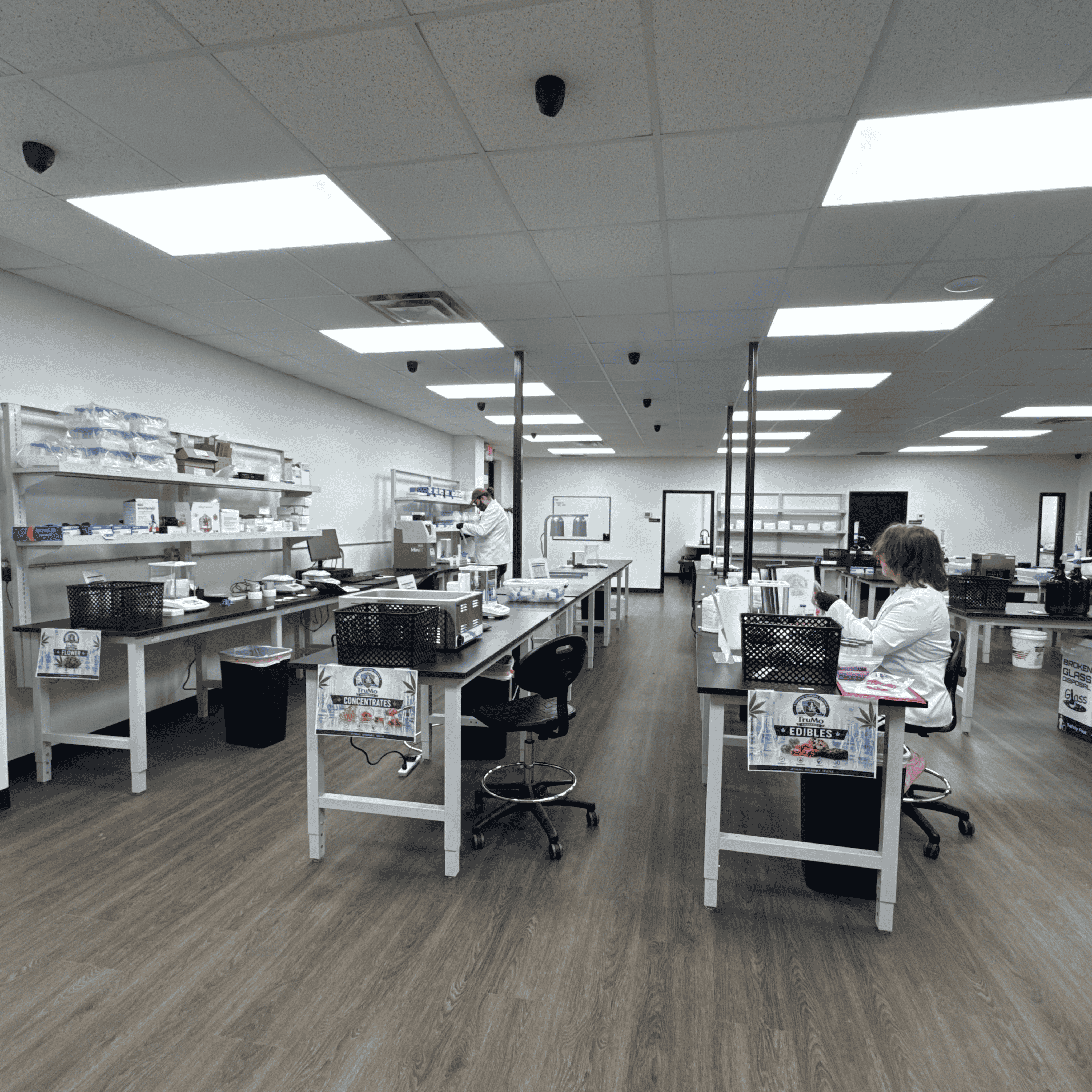 Trumo Interior Lab Stations Str